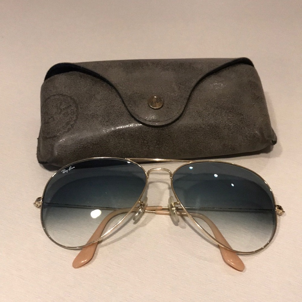 RAY BAN